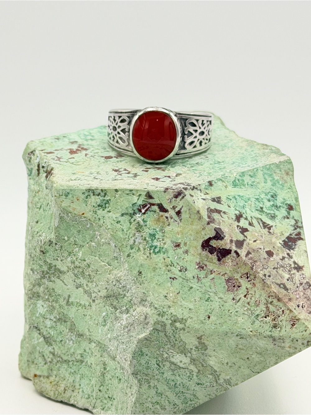 Silpada Rare HTF Filigree Sterling Silver & Red Stone Intricate Scroll Ring